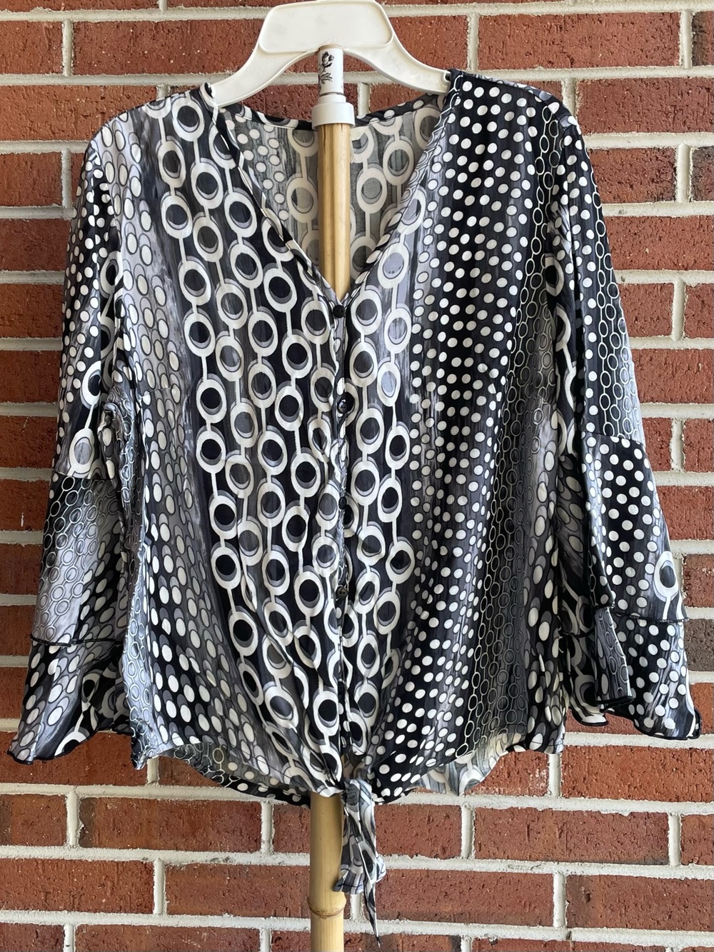 EST. 1946 Black & White Patterned Button-Front Tie Hem Blouse